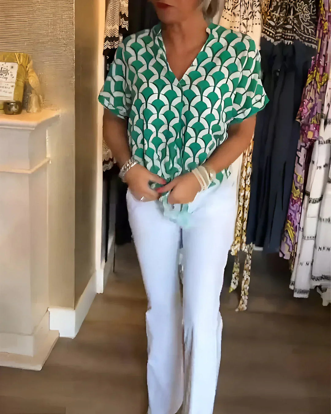 Amelia – Flowy Form Blouse