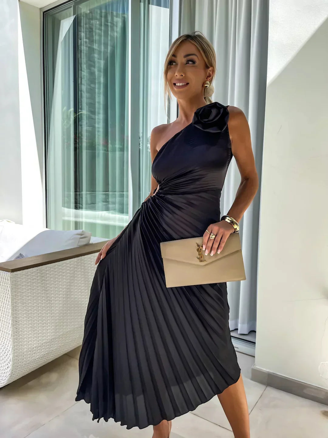 Vivian – Soft Feminine Dress